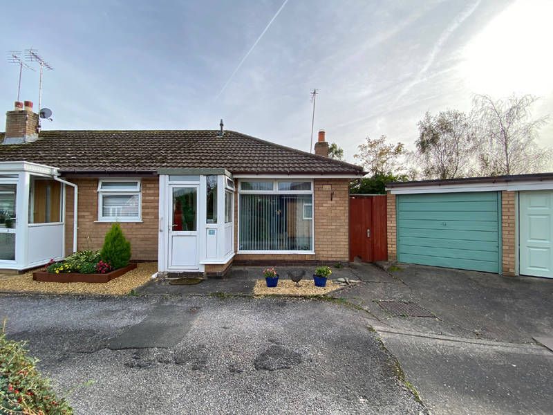 1 bed semidetached bungalow for sale in Willow Tree Gardens, Thornton