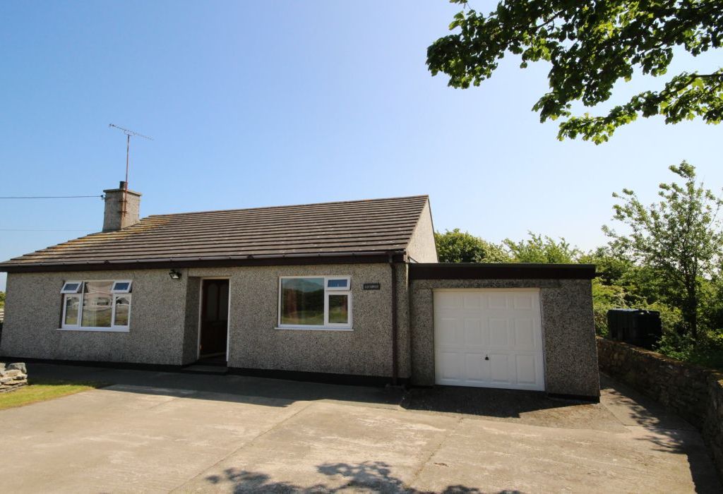 2 bed bungalow to rent in Mynydd Mechell, Amlwch LL68 Zoopla