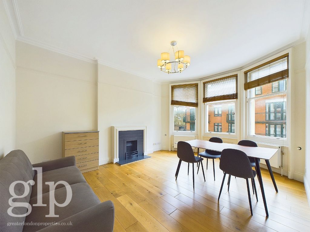 2 bed flat to rent in Ridgmount Gardens, London, Greater London WC1E, £