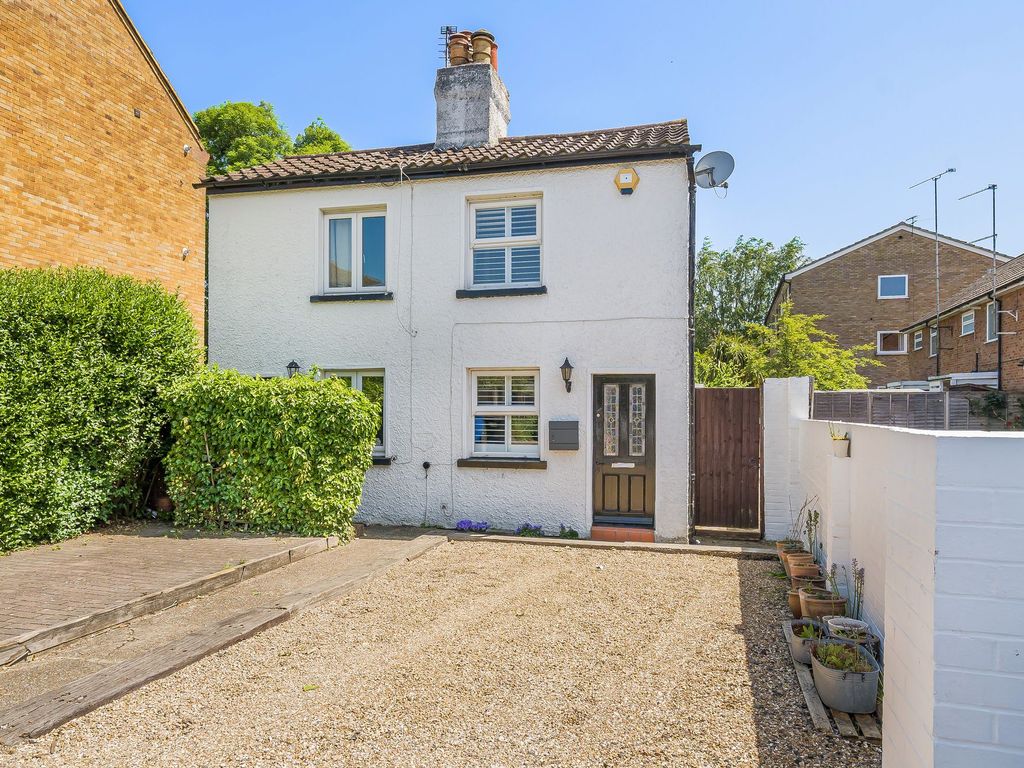 1 bed cottage for sale in Clewer New Town, Windsor SL4, £400,000 Zoopla