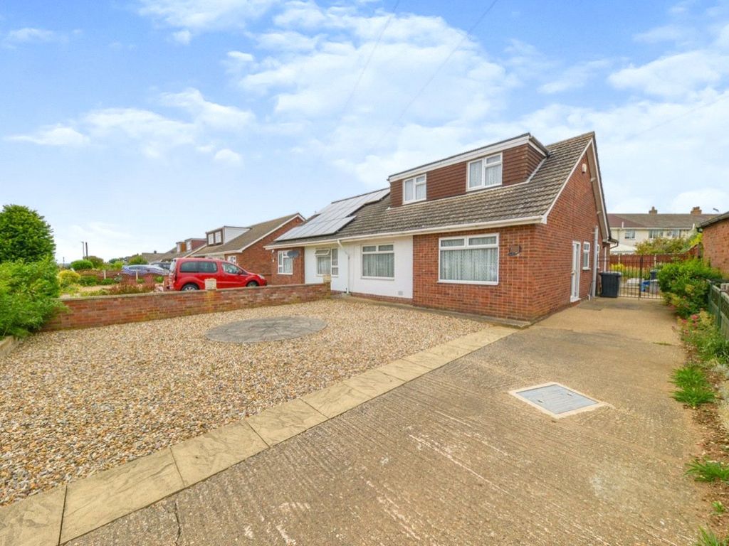 4 bed bungalow for sale in Holme Court Avenue, Biggleswade SG18 Zoopla