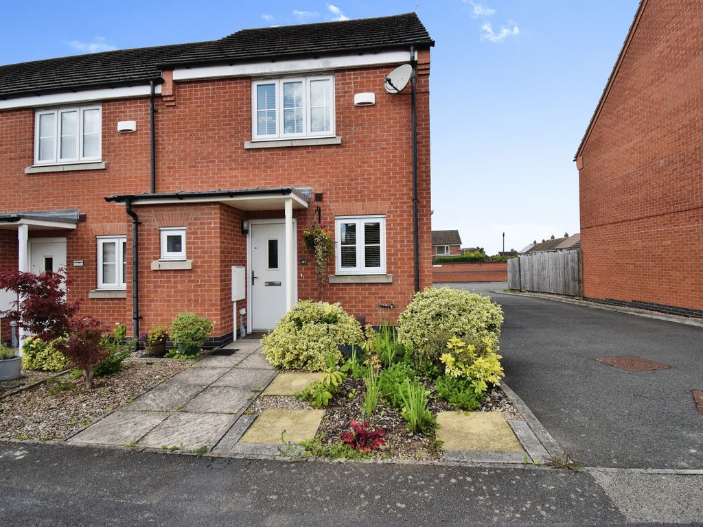 2 bed end terrace house for sale in Two Steeples Square, Wigston LE18