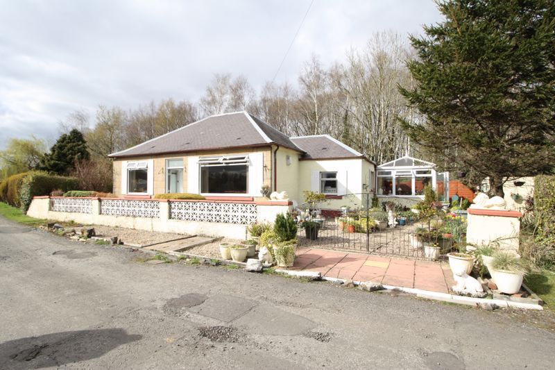 3 bed bungalow for sale in Freelands, Helensfield, Alloa
