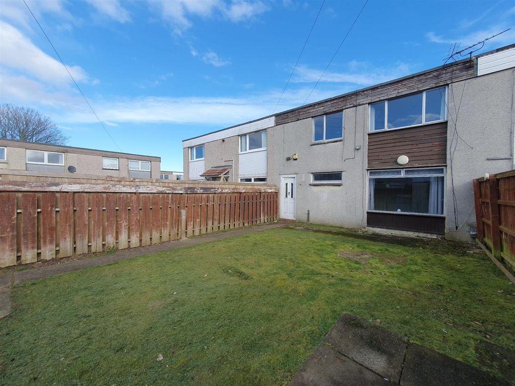 2 bed terraced house for sale in Carfrae Drive, Glenrothes KY6, £45,000