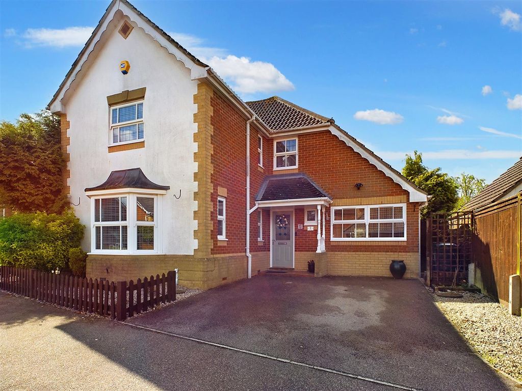 4 bed property for sale in Henley Close, Maidenbower, Crawley RH10 Zoopla