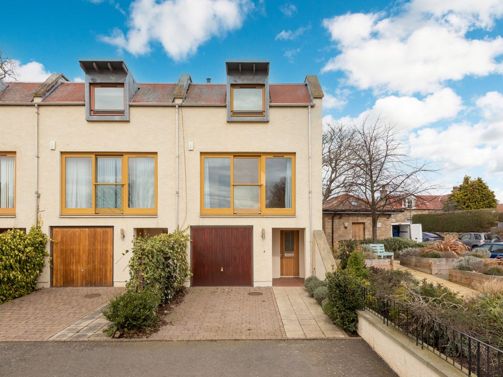 3 bed end terrace house for sale in 3 Hopetoun View, Main Street