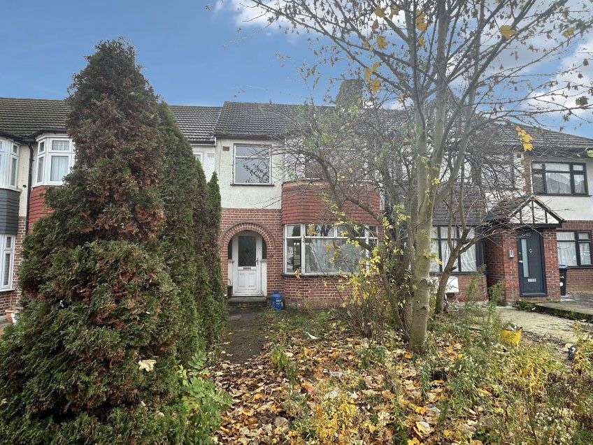 3 bed property for sale in 63 New Park Avenue, Palmers Green, London