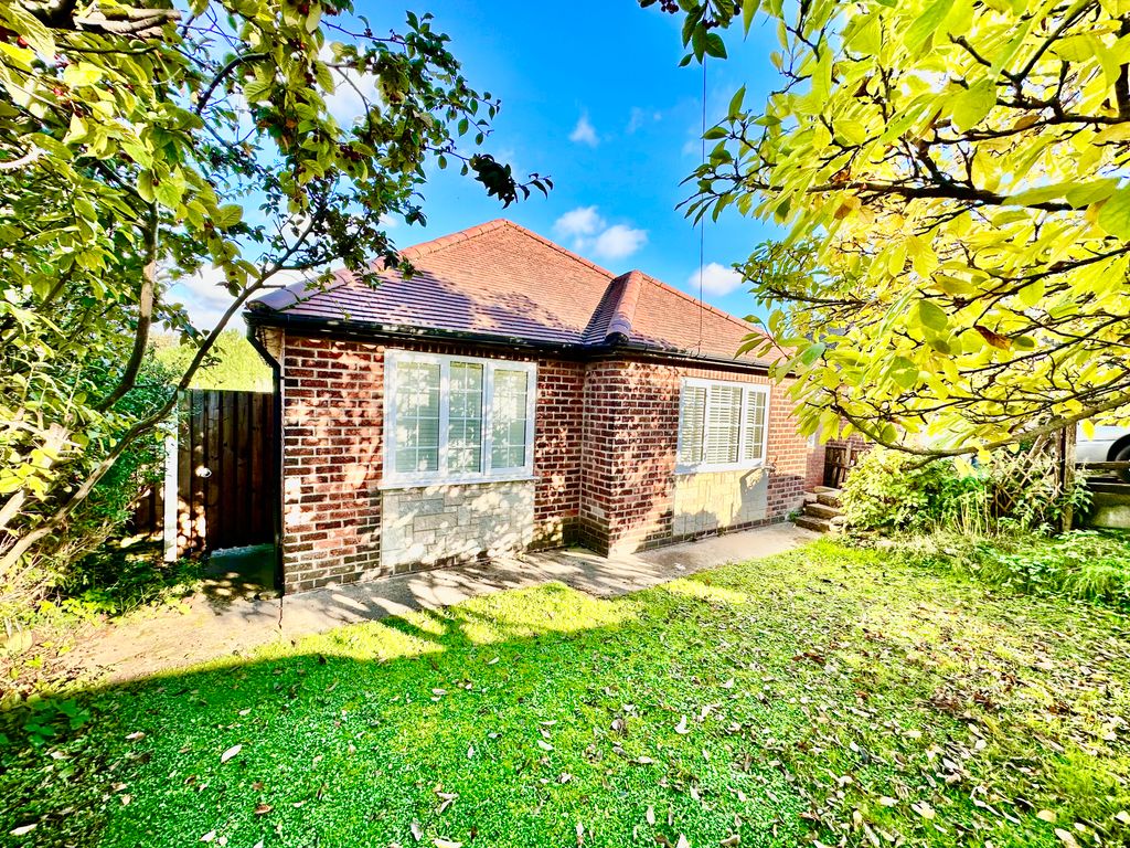 2 bed detached bungalow for sale in Skinner Street, Creswell, Worksop