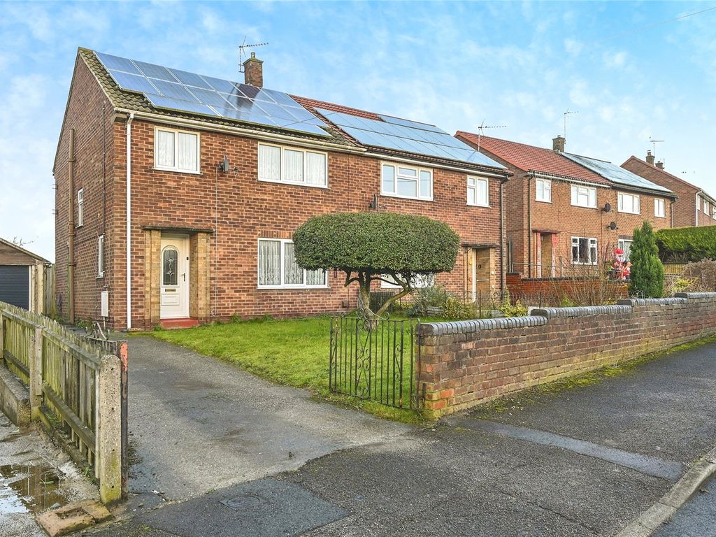 3 bed semidetached house for sale in Lansbury Road, Bilsthorpe, Newark, Nottinghamshire NG22, £