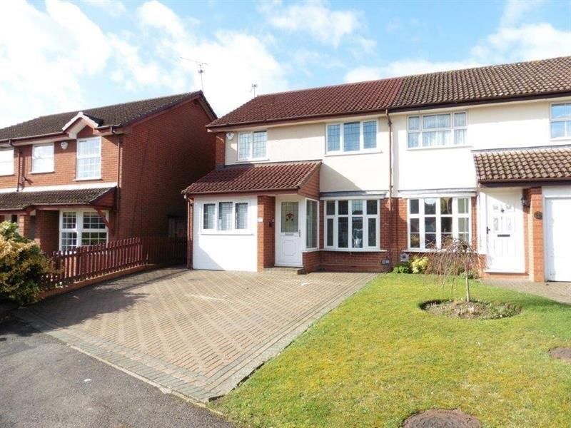 4 bed semidetached house to rent in Fernhurst Road, Calcot, Reading