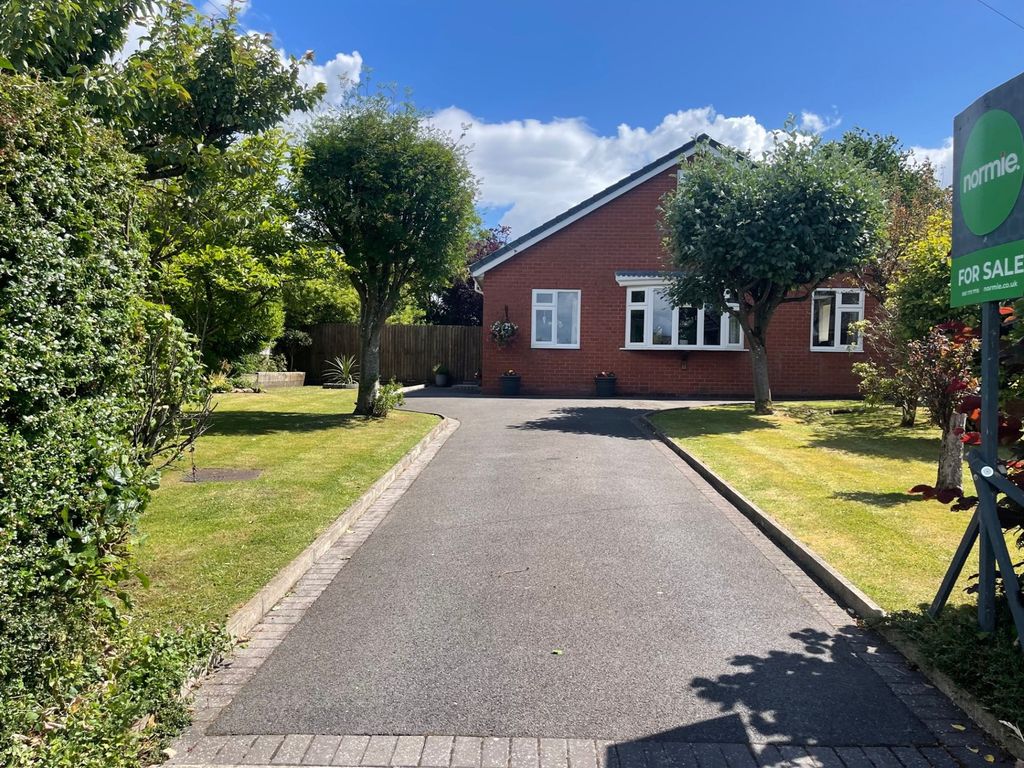 4 bed detached house for sale in Mountbatten Close, Bury BL9 Zoopla