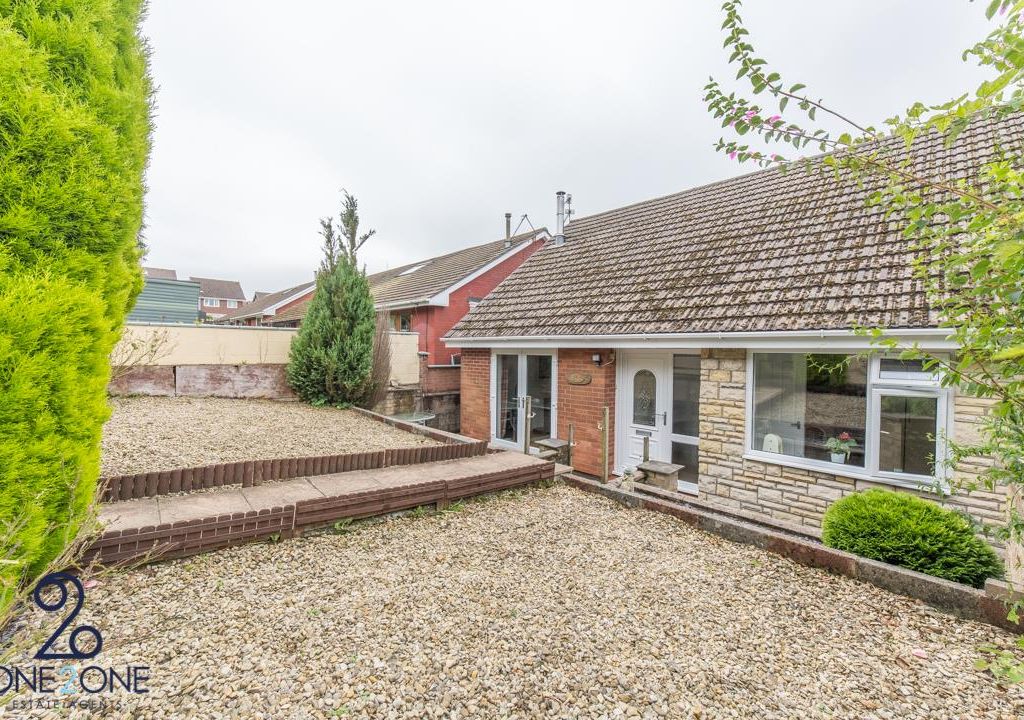 3 bed bungalow for sale in Llanover Road Estate, Blaenavon, Pontypool