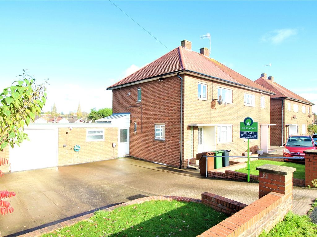 3 bed semidetached house for sale in Housman Close, Charford