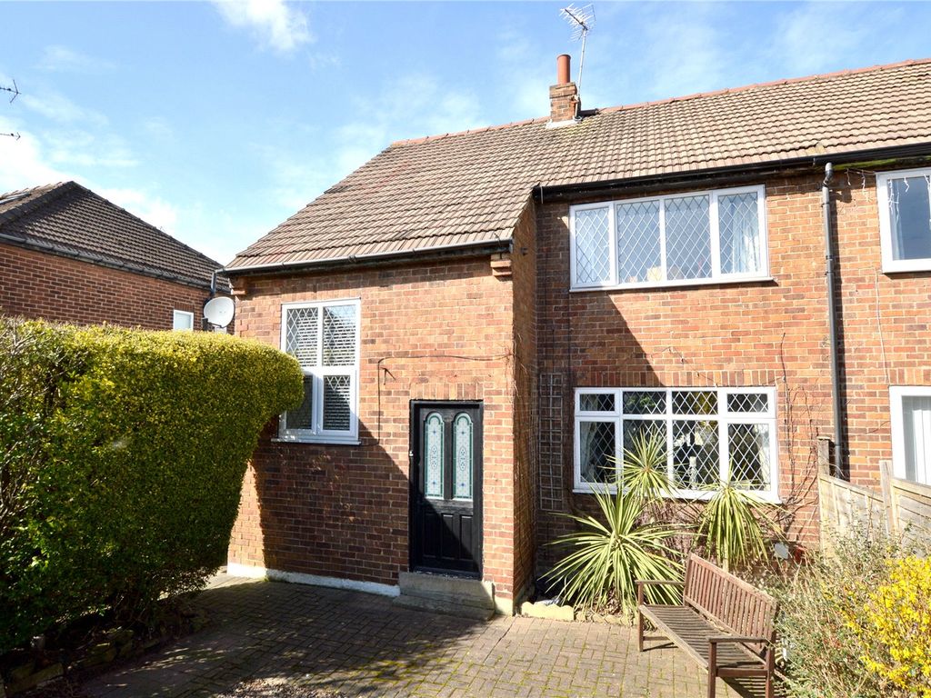 3 bed semidetached house for sale in Hillfoot Drive, Pudsey, Leeds