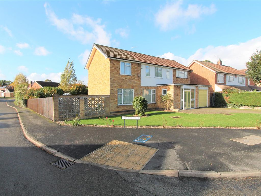 5 bed detached house for sale in Hidcote Road, Oadby, Leicester LE2