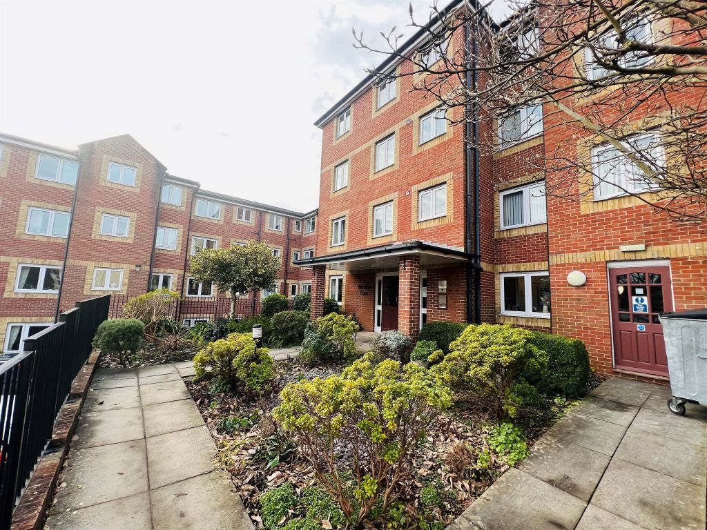 1 bed flat for sale in Gower Road, Sketty, Swansea SA2 Zoopla