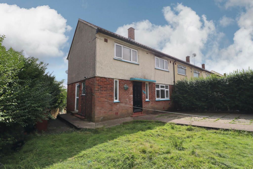 3 bed terraced house for sale in Tarbert Crescent, Blackburn BB1, £