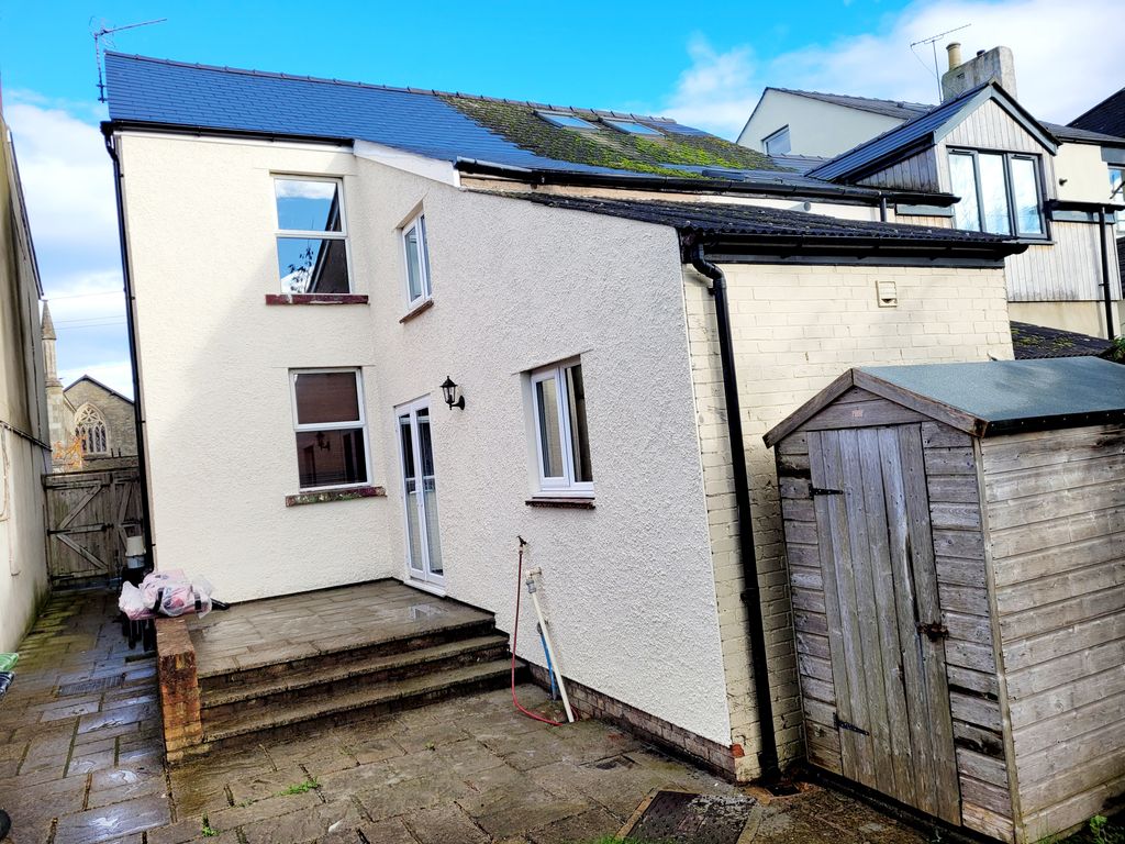 3 bed semidetached house to rent in Belle Vue Road, Cinderford GL14, £