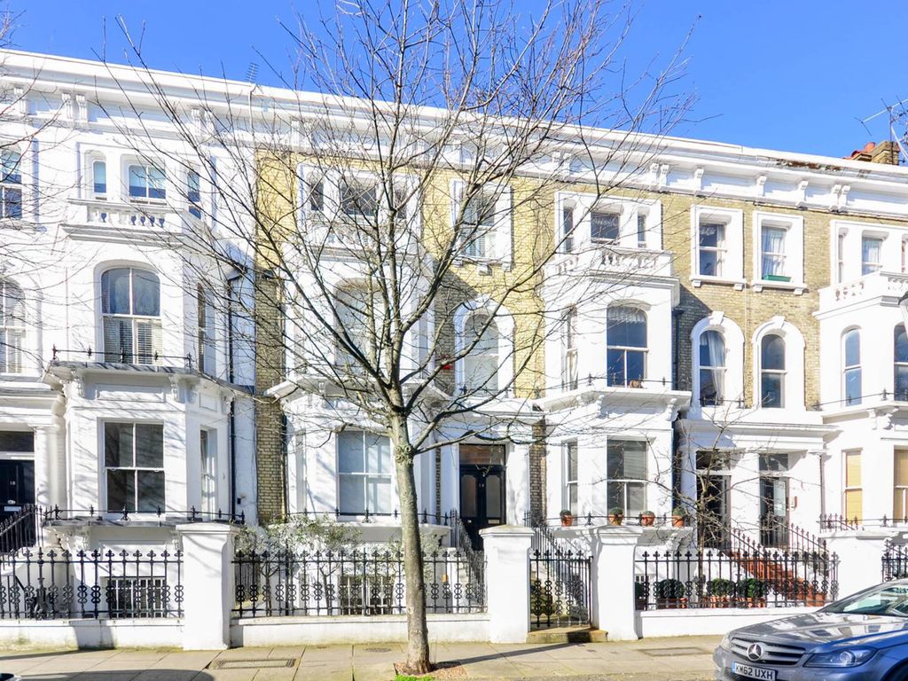 2 bed flat for sale in Redcliffe Street, Chelsea, London SW10, £900,000