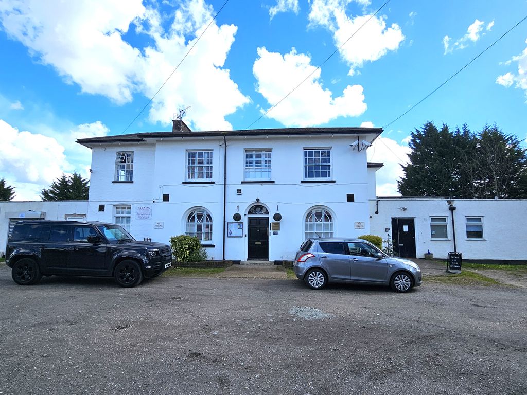 4 bed flat to rent in 158 Hurst Road, Sidcup, Kent DA15, £2,220 pcm