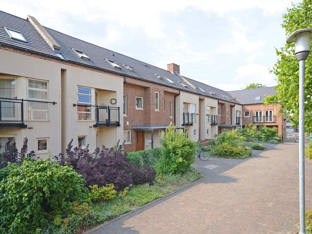2 bed flat for sale in Skipton House, Lawrence Square, York YO10 Zoopla