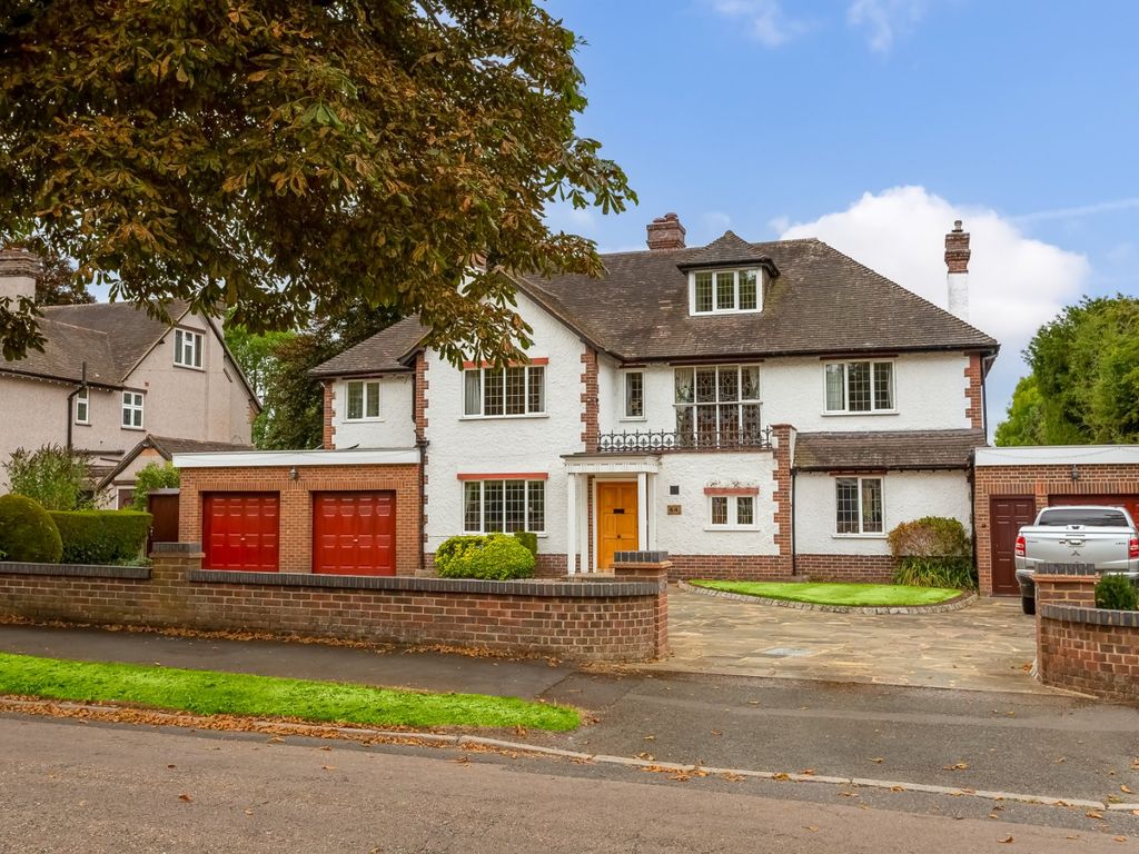 8 bed detached house for sale in Shirley Avenue, South Cheam, Sutton