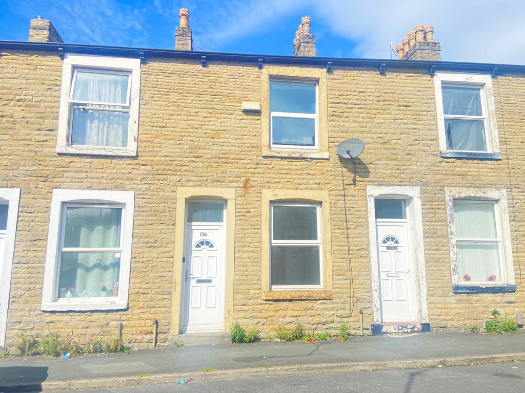 2 bed terraced house to rent in Leyland Road, Burnley BB11, £450 pcm