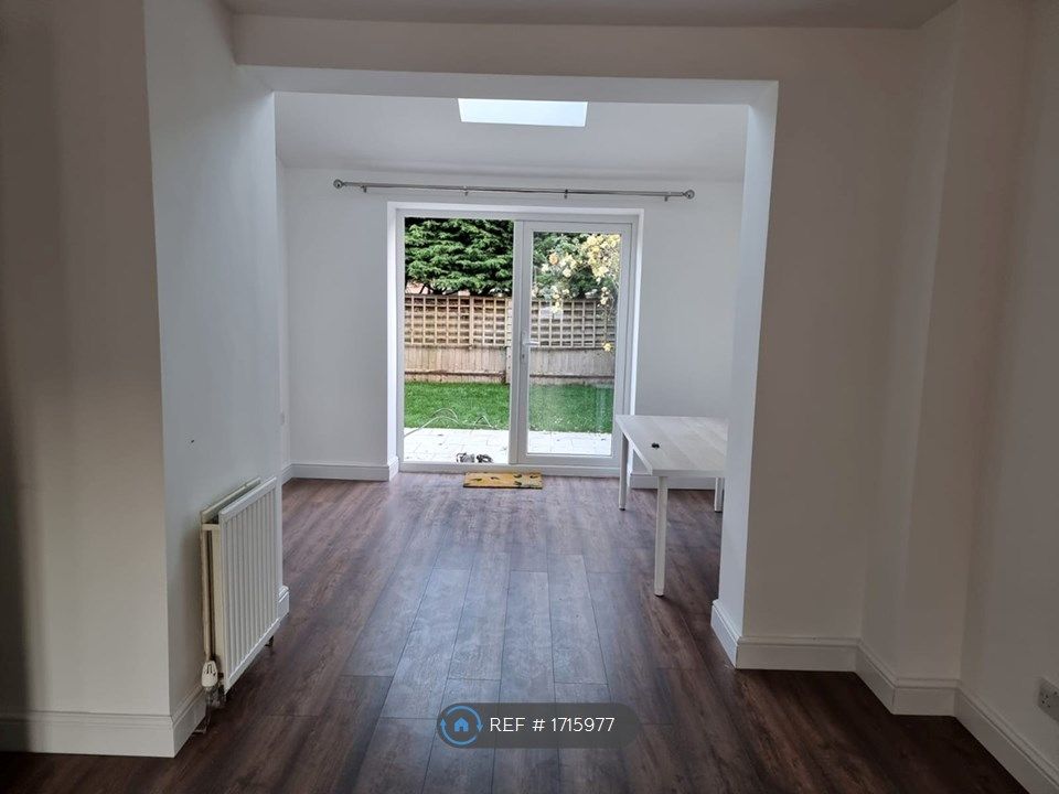 4 bed terraced house to rent in The Delph, Lower Earley, Reading RG6