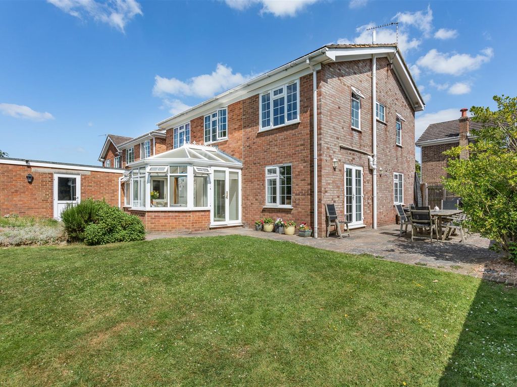 5 bed detached house for sale in Bray Gardens, Loose, Maidstone ME15