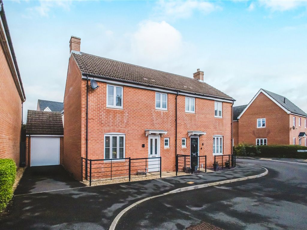 3 bed semidetached house for sale in Dydale Road, Taw Hill, Swindon