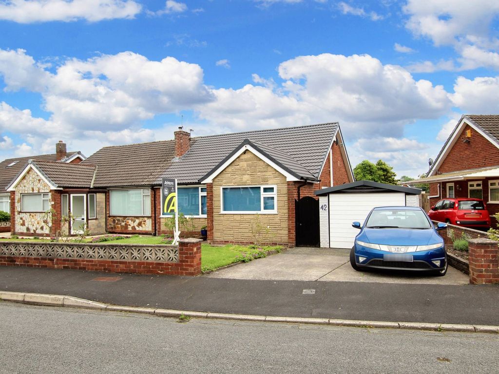 3 bed semidetached bungalow for sale in Abbots Hall Avenue, Clock Face