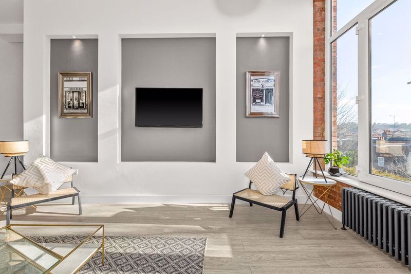 Flat 4A, Breton House, Old Bedford Road, Luton LU2  