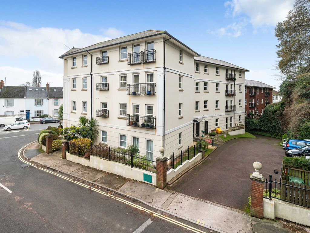 2 bed flat for sale in Torquay Road, Paignton, Devon TQ3, £160,000 Zoopla