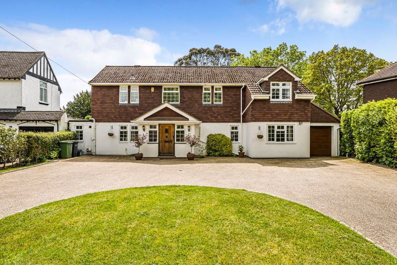 4 bed detached house for sale in Hollymead Road, Coulsdon, Chipstead