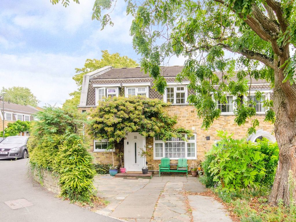 6 bed property to rent in Leeward Gardens, Wimbledon, London SW19, £