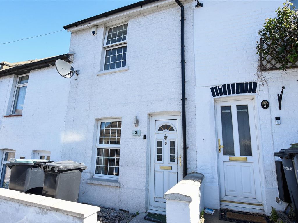 2 bed terraced house to rent in Hamerton Road, Northfleet, Gravesend