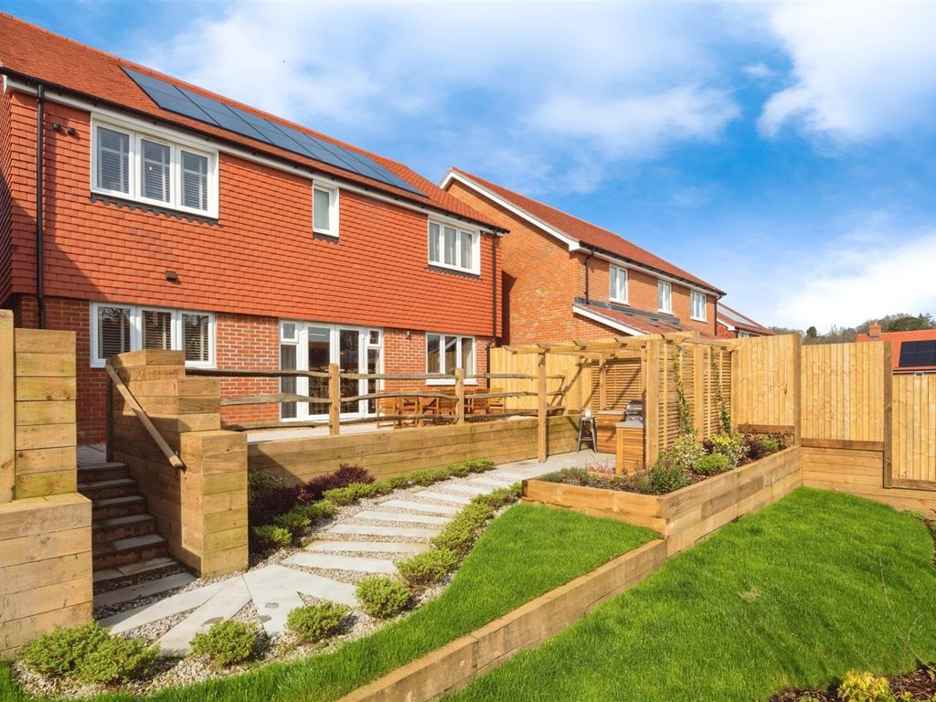4 bed detached house for sale in Green Lane, Crowborough TN6, £745,000