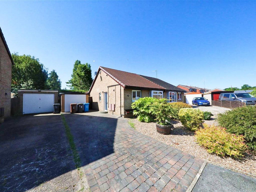 2 bed semidetached bungalow for sale in The Queensway, Hull HU6, £