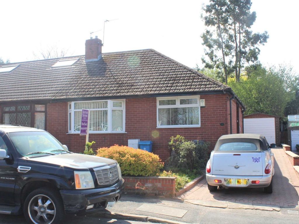 3 bed bungalow for sale in Laurel Avenue, Chadderton OL9, £230,000 Zoopla