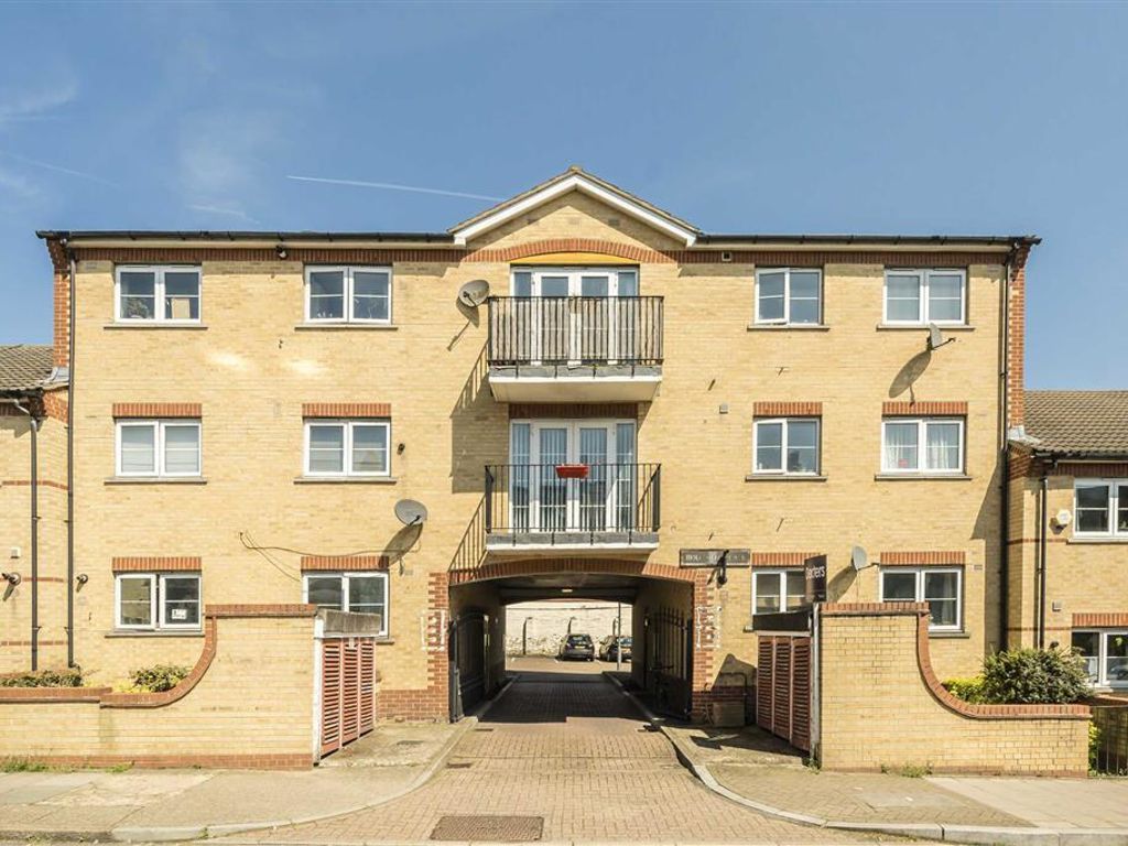 2 bed flat to rent in St. Asaph Road, London SE4, £1,850 pcm Zoopla