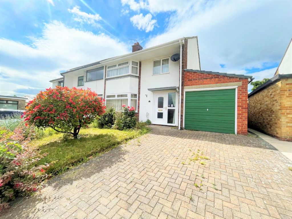3 bed semidetached house for sale in Upsall Road, Nunthorpe