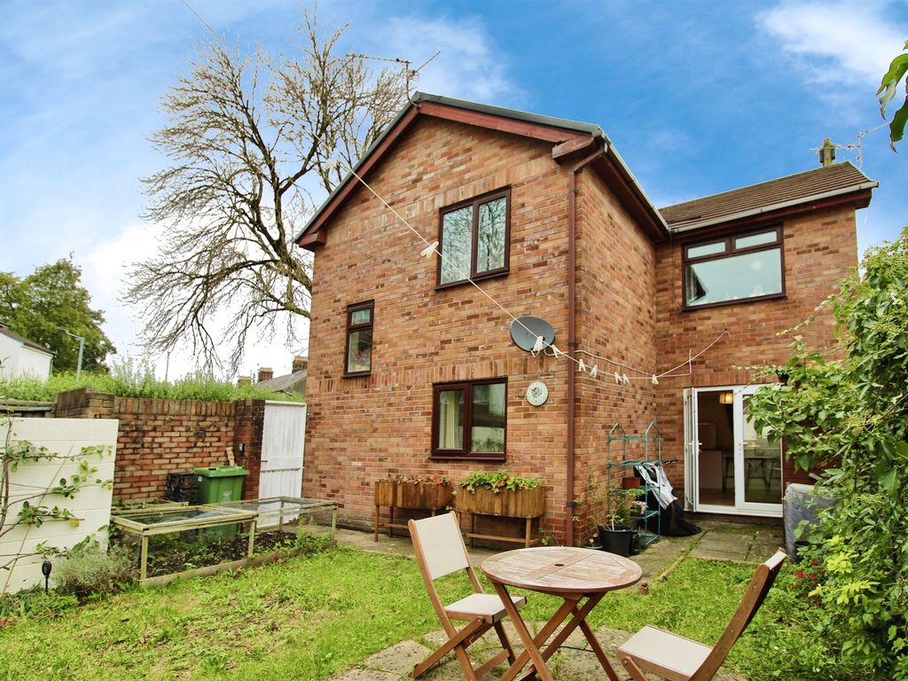 2 bed for sale in Wyndham Street, Riverside, Cardiff CF11, £