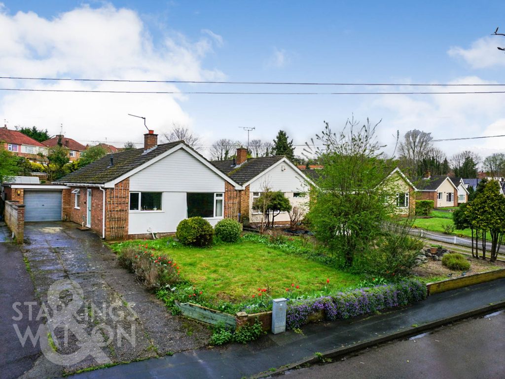 3 bed detached bungalow for sale in Martineau Lane, Norwich NR1, £