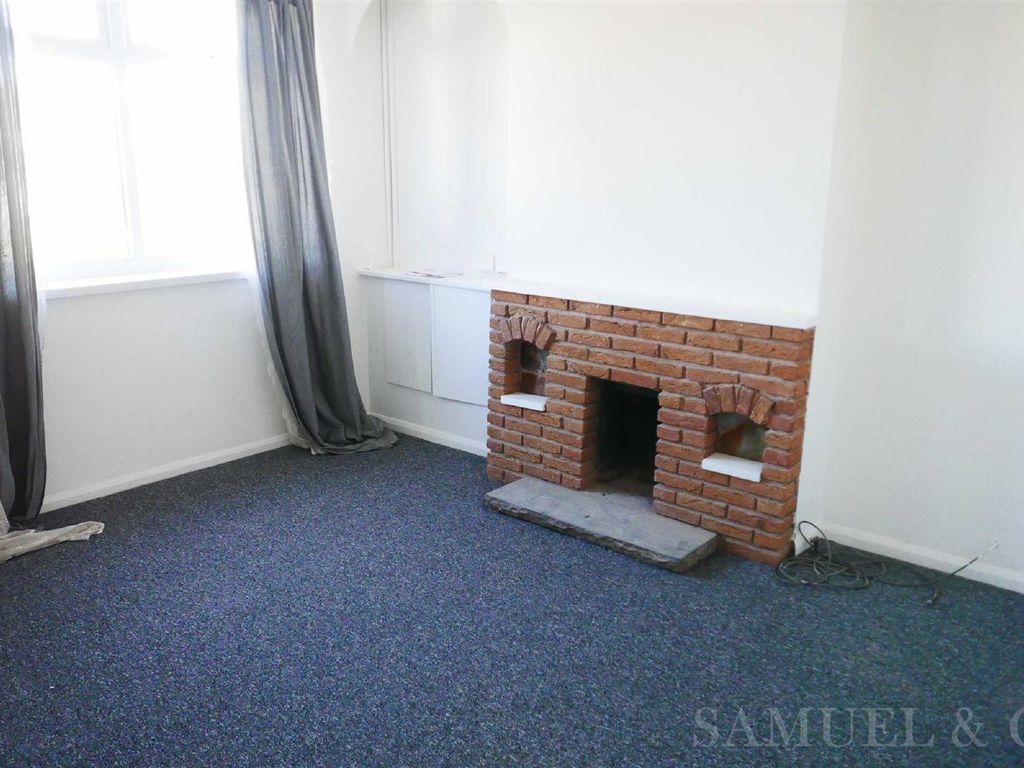 3 bed end terrace house to rent in Parkfield Road, Wolverhampton WV4, £