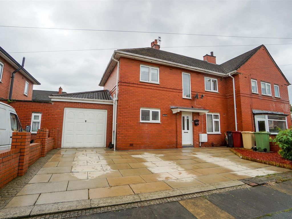 3 bed semidetached house for sale in Townsfield Road, Westhoughton