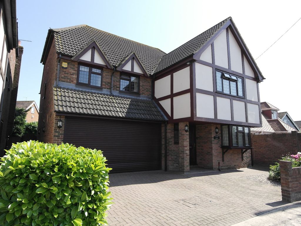 4 bed detached house for sale in Tudor Lodge, Hornsby Lane, Grays