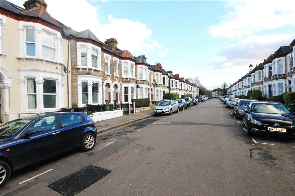 2 bed flat to rent in Holmewood Road, Streatham Hill SW2 Zoopla