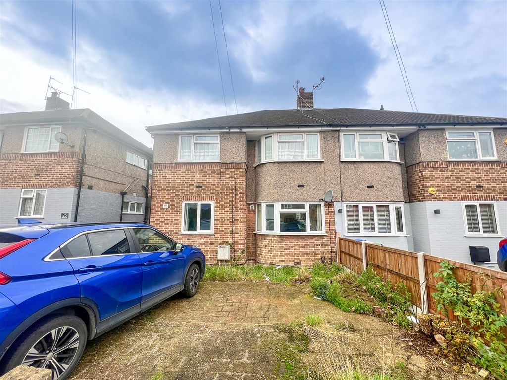 2 bed for sale in Castleton Avenue, Bexleyheath DA7, £