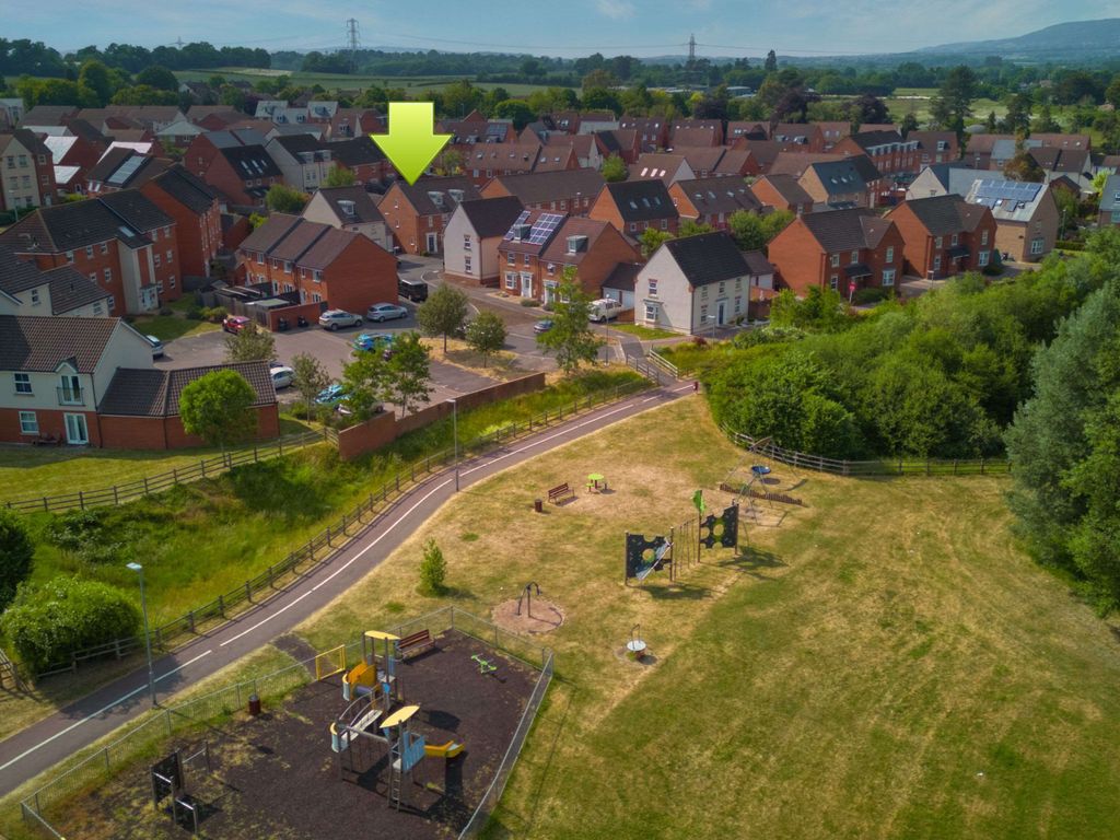 4 bed semidetached house for sale in Collett Road, Norton Fitzwarren