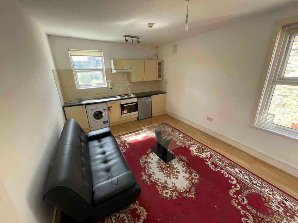 Studio to rent in Allison Road, London N8 Zoopla